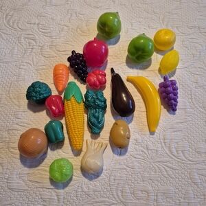 Play fruit and vegetable 20 piece bundle, good condition